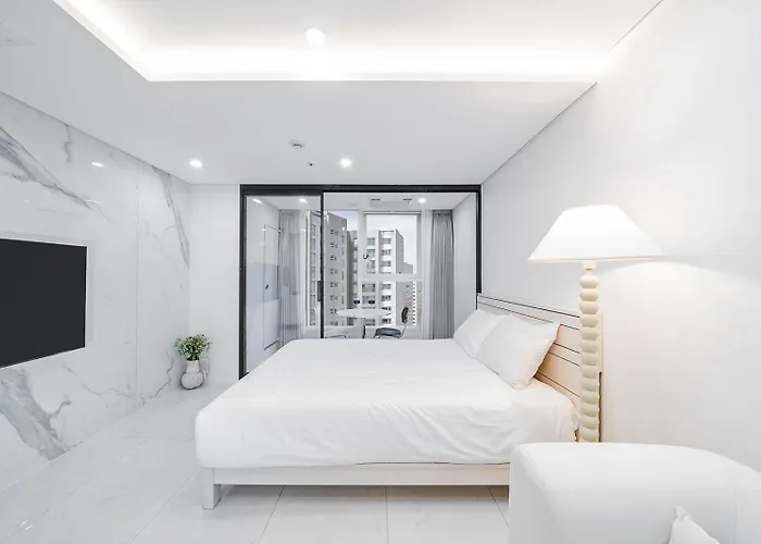 Hotel 지젤시그니티 서초 *